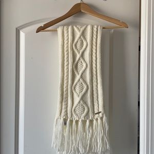 Michael Kors chunky Cable knit scarf cream